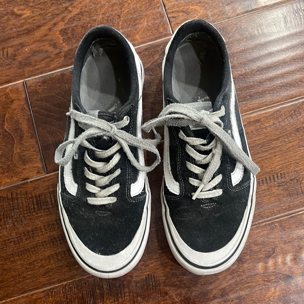 Vans skate low